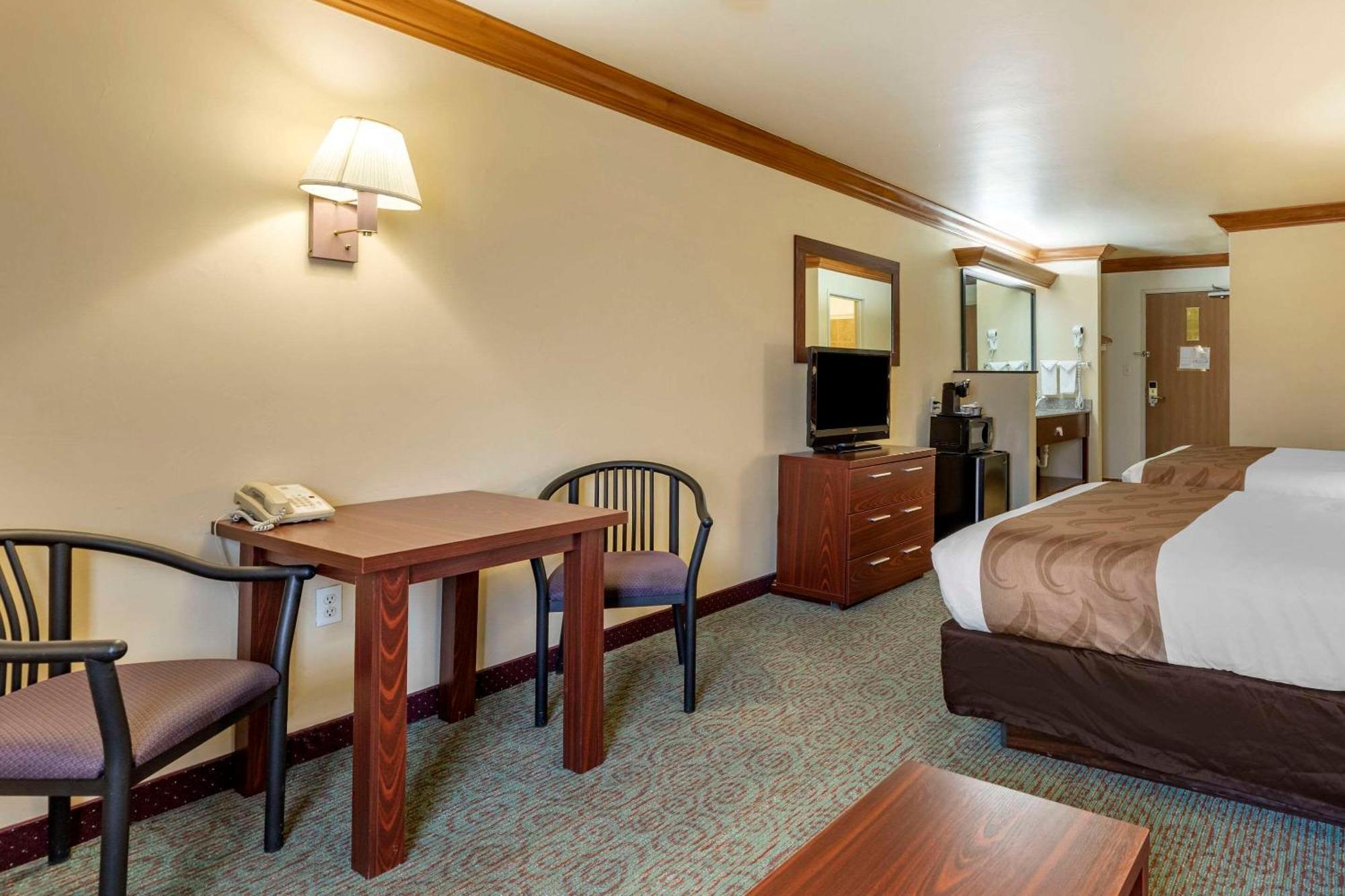 Quality Inn & Suites Denver Airport - Gateway Park Aurora Eksteriør billede