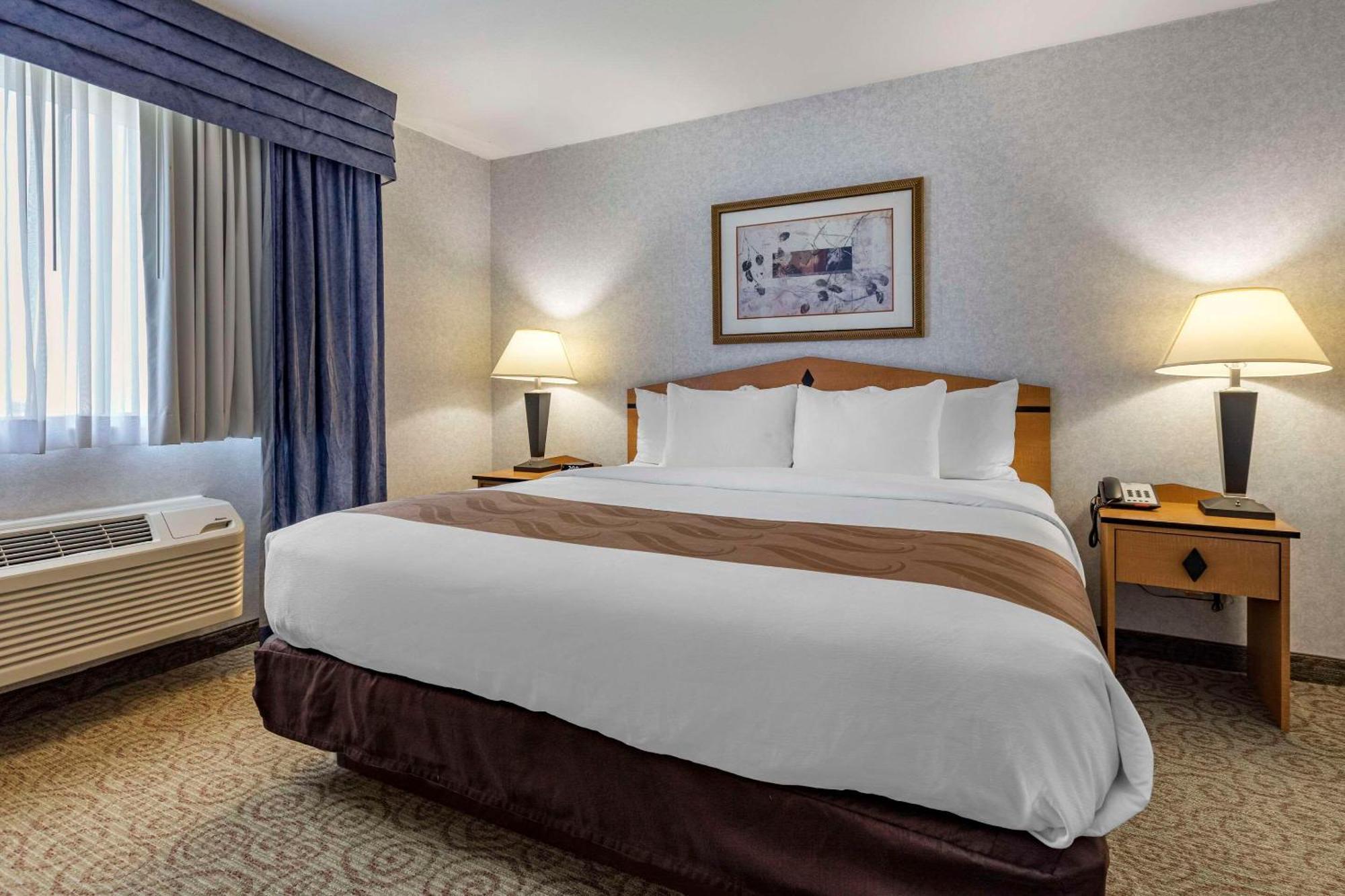 Quality Inn & Suites Denver Airport - Gateway Park Aurora Eksteriør billede