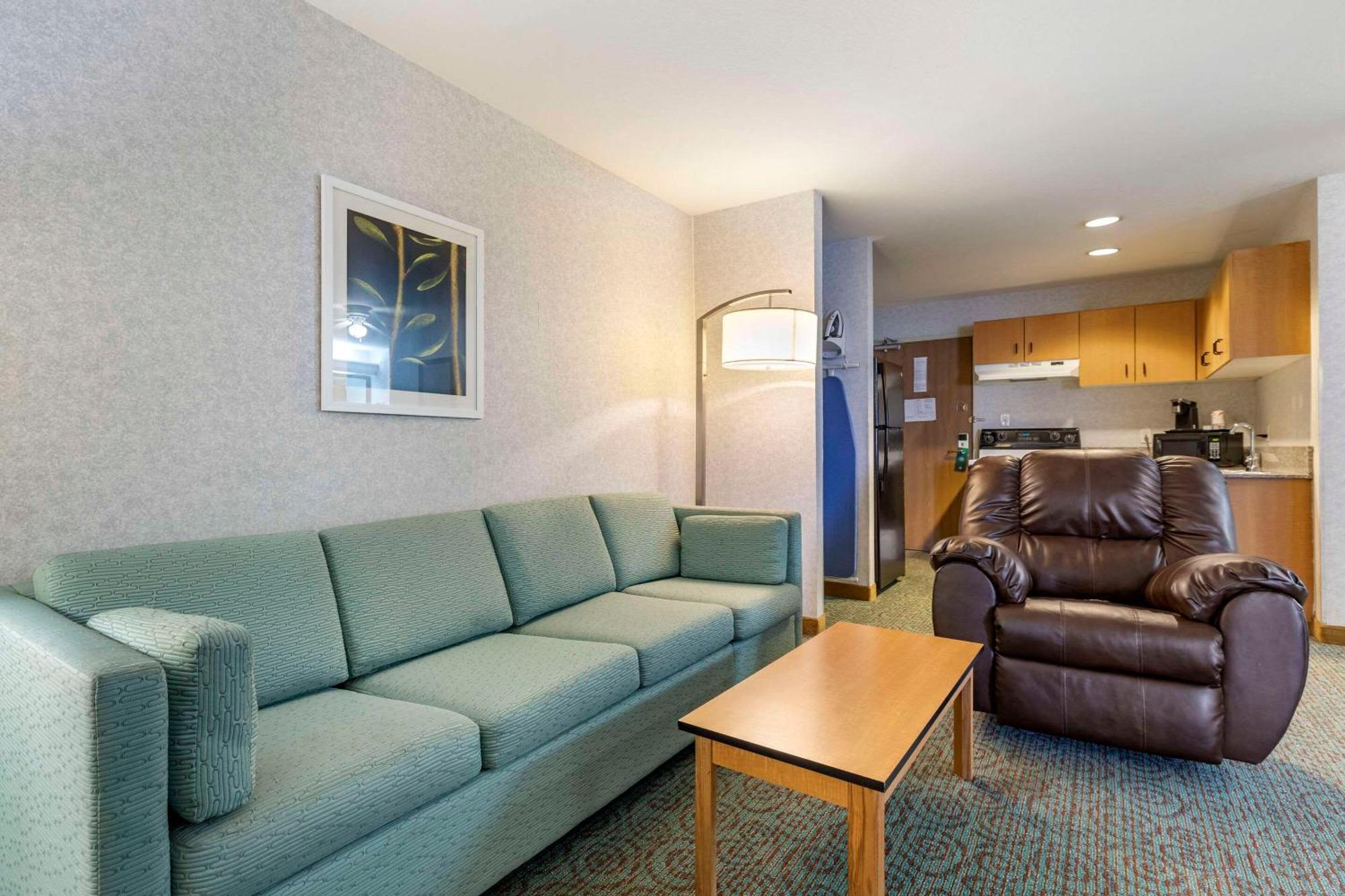 Quality Inn & Suites Denver Airport - Gateway Park Aurora Eksteriør billede