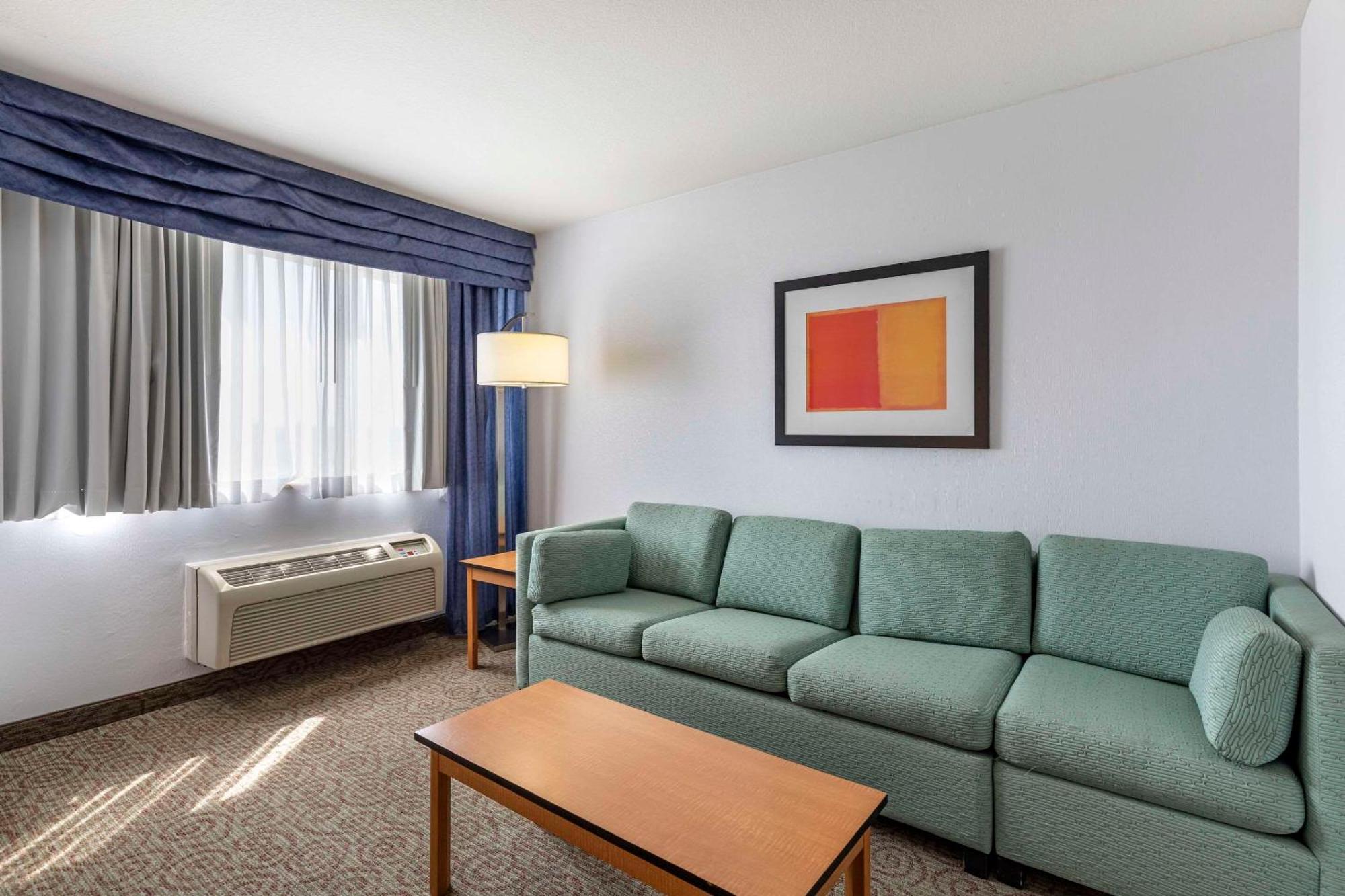 Quality Inn & Suites Denver Airport - Gateway Park Aurora Eksteriør billede