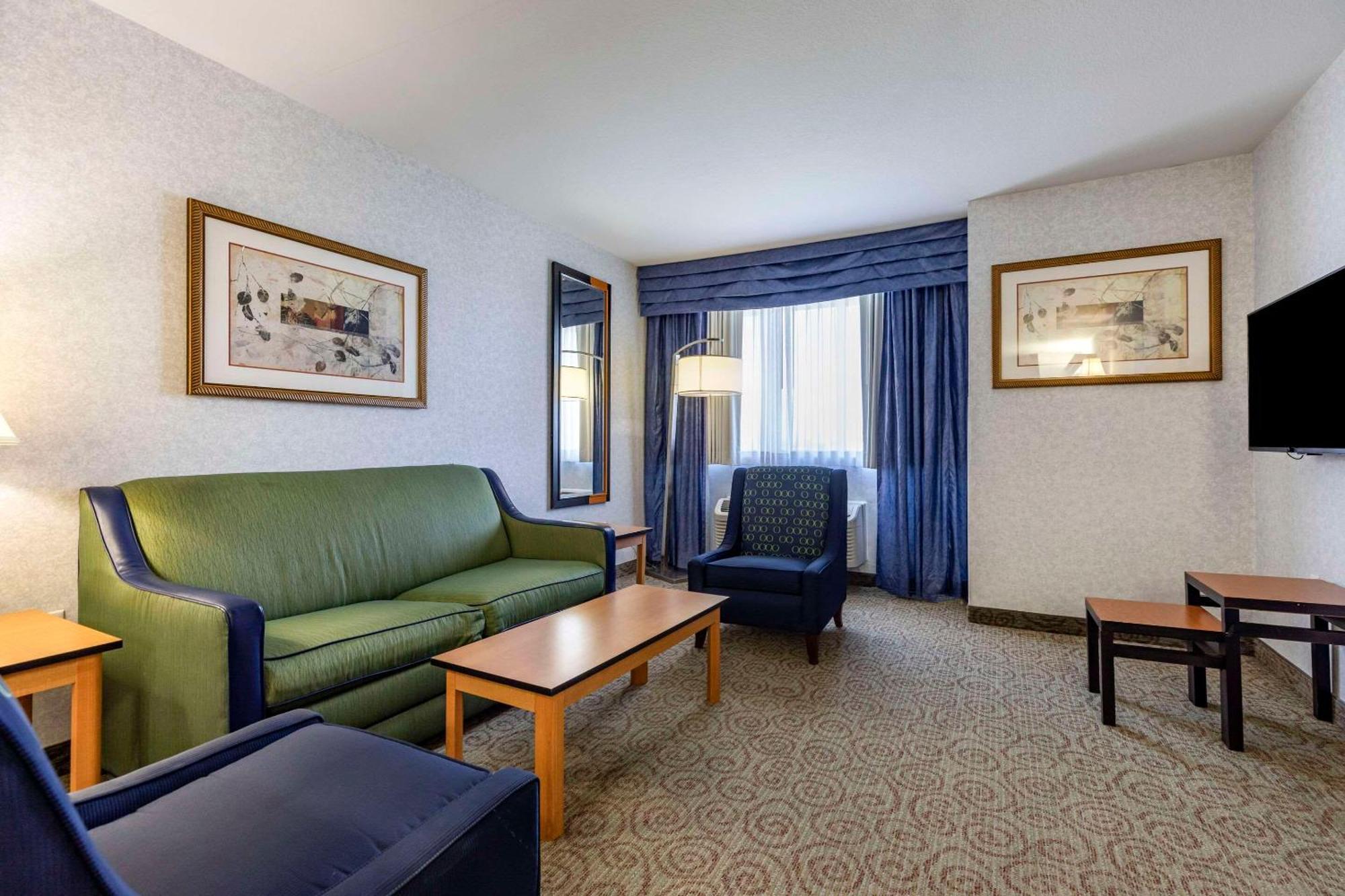 Quality Inn & Suites Denver Airport - Gateway Park Aurora Eksteriør billede